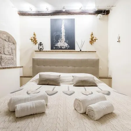 San Pellegrino Tower Historical Apartment *