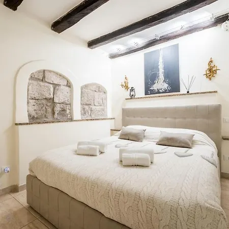 San Pellegrino Tower Historical Apartment *